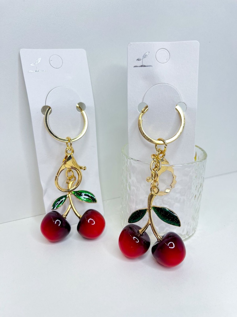 Llavero con diseño de cerezas