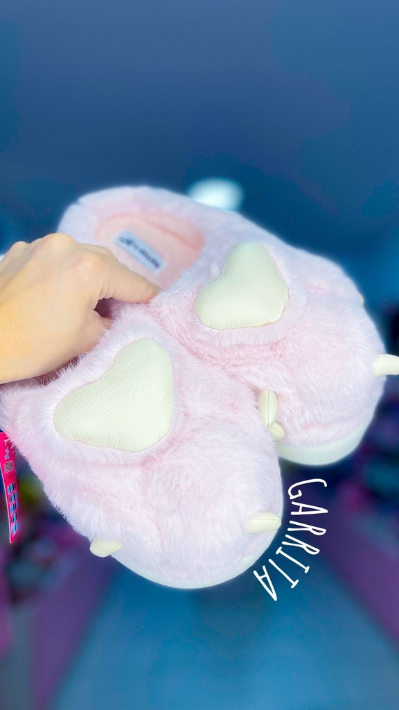 Pantufla importada garra