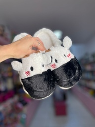 Pantufla importada vaquita cerrada